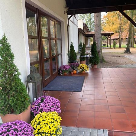Hotel Restauracja Cztery Pory Roku Orneta Exteriér fotografie