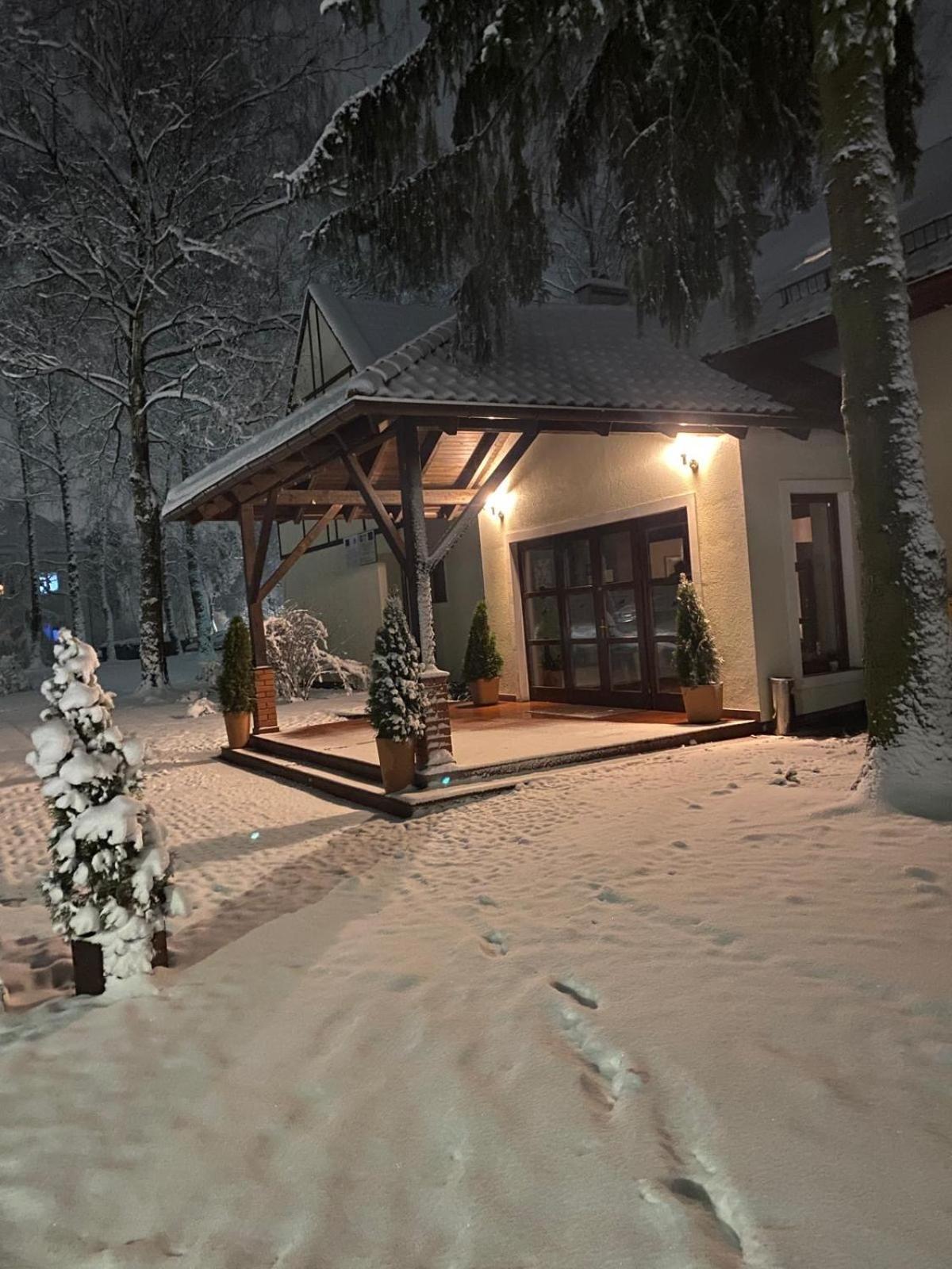 Hotel Restauracja Cztery Pory Roku Orneta Exteriér fotografie