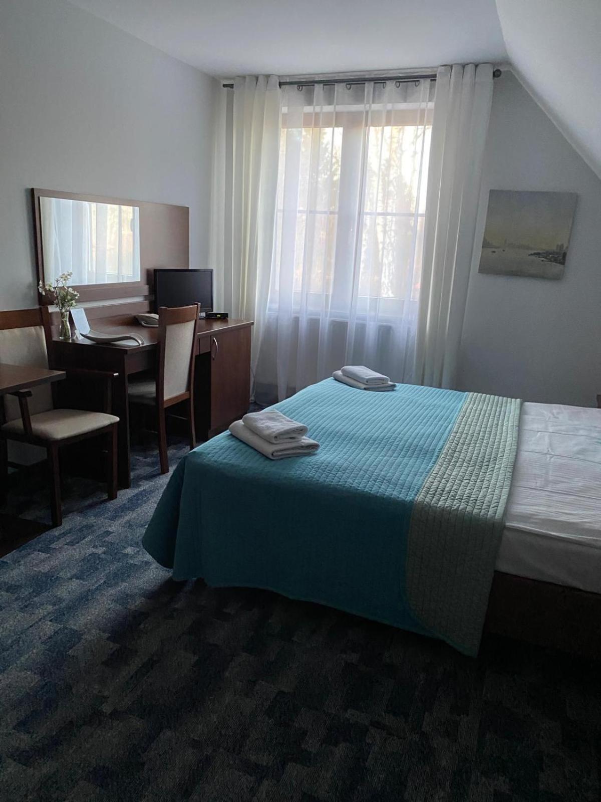 Hotel Restauracja Cztery Pory Roku Orneta Exteriér fotografie